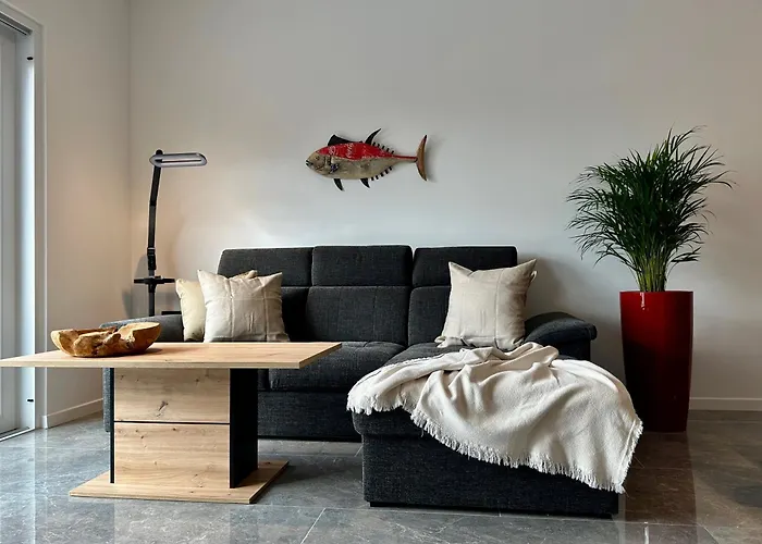 E&t By Locap Group *